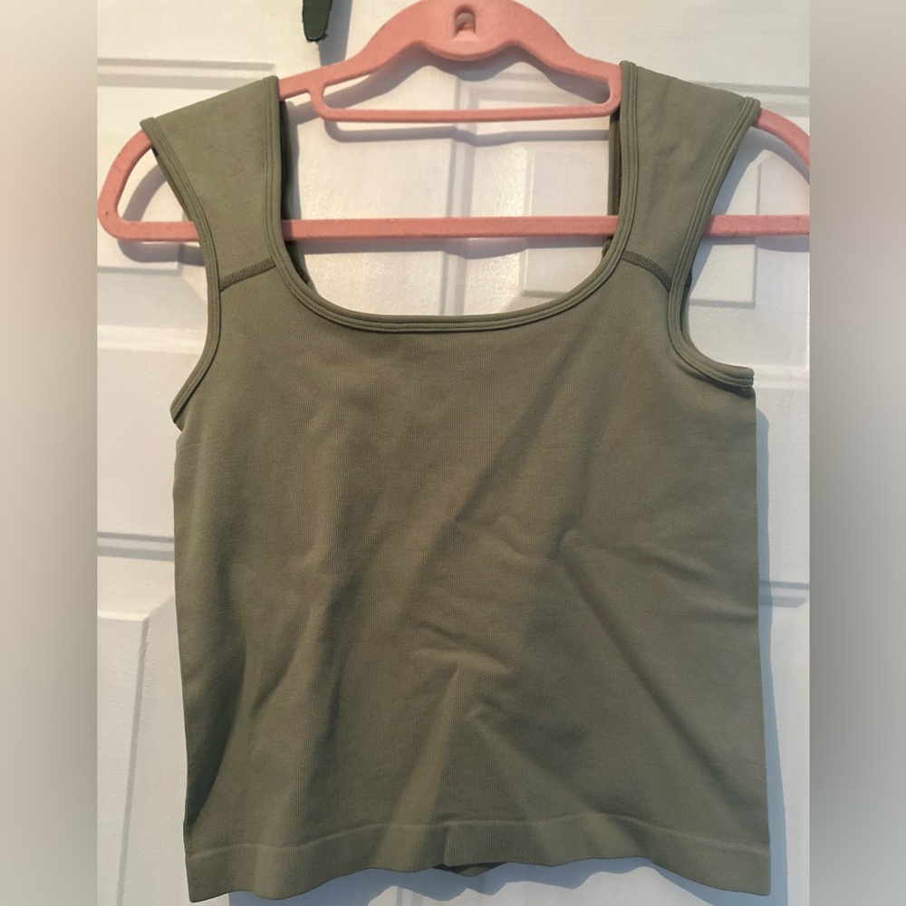 Planet Heart green cropped juniors top medium new with tags